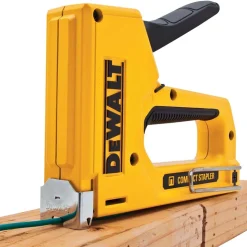 DeWALT Manual Staple Gun: Heavy Duty