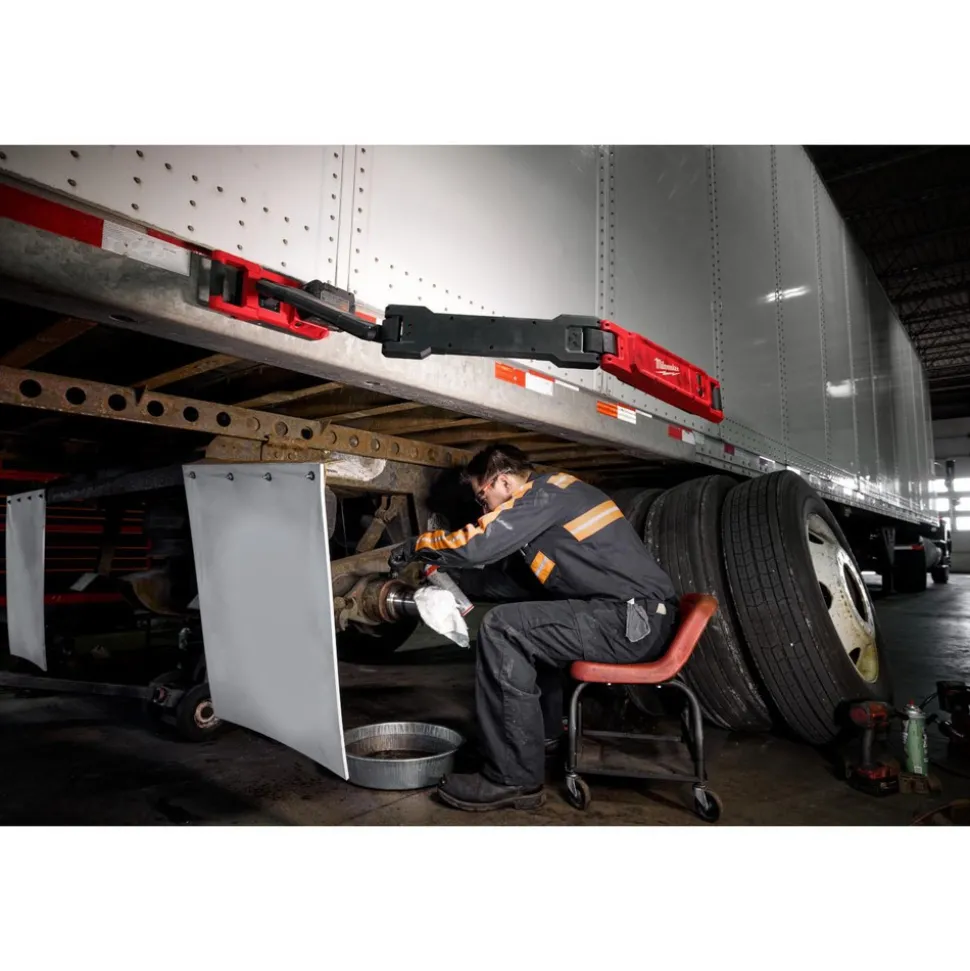 M18™ Magnetic Extendable Boom Light