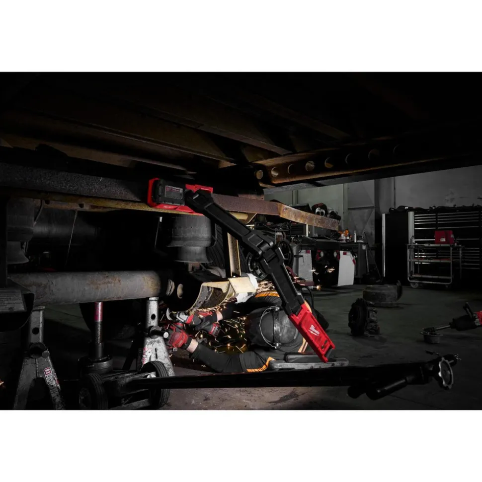 M18™ Magnetic Extendable Boom Light