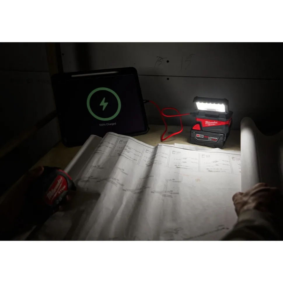 M18™ ROVER™ Compact Folding Flood Light w/ USB Charging