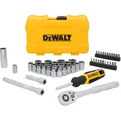 Mechanic's Tool Set: 30 Pc