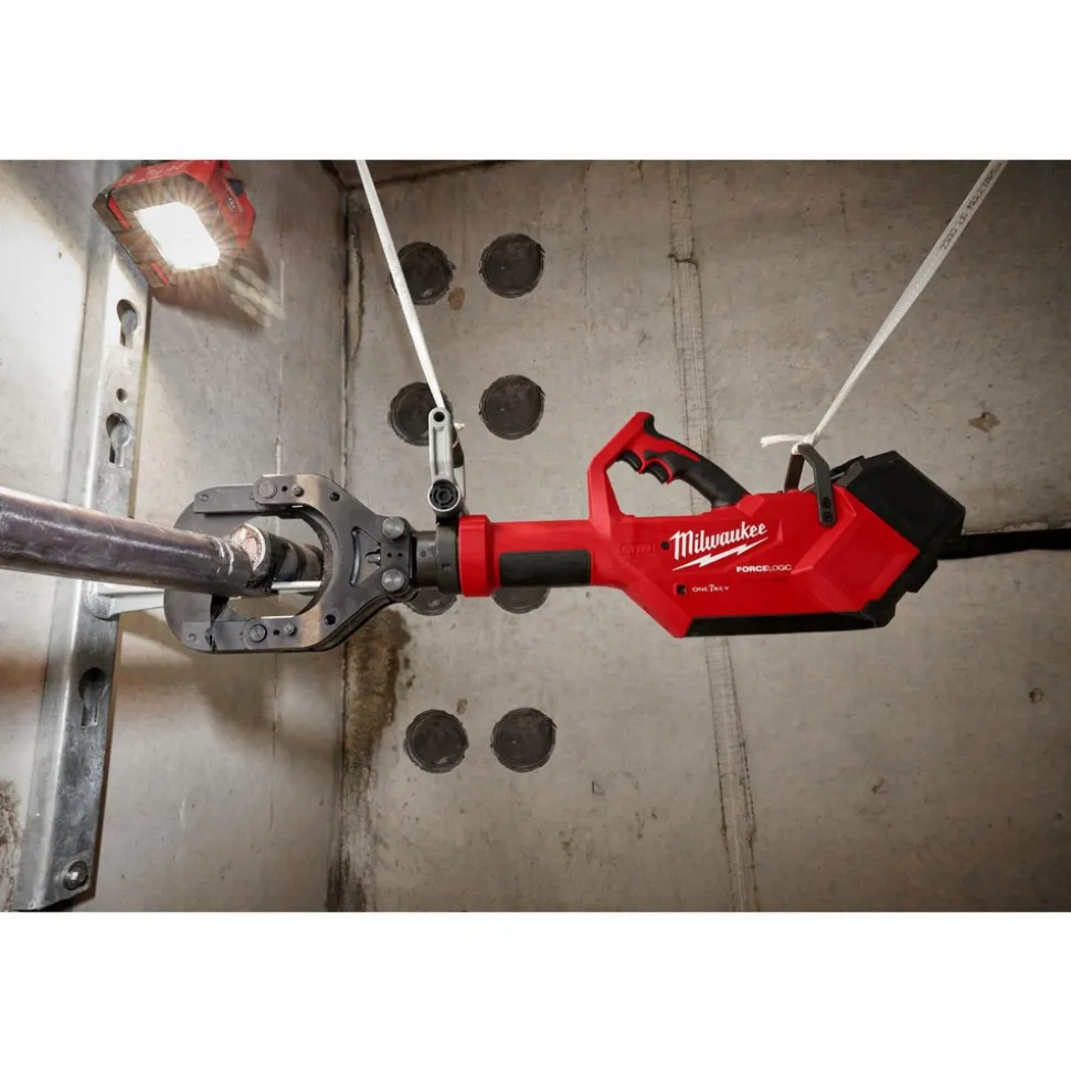 M18™ FORCE LOGIC™ 5” Underground Cable Cutter w/ Wireless Remote
