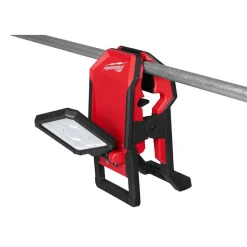 M18â„¢ ROVERâ„¢ Clamping Flood Light