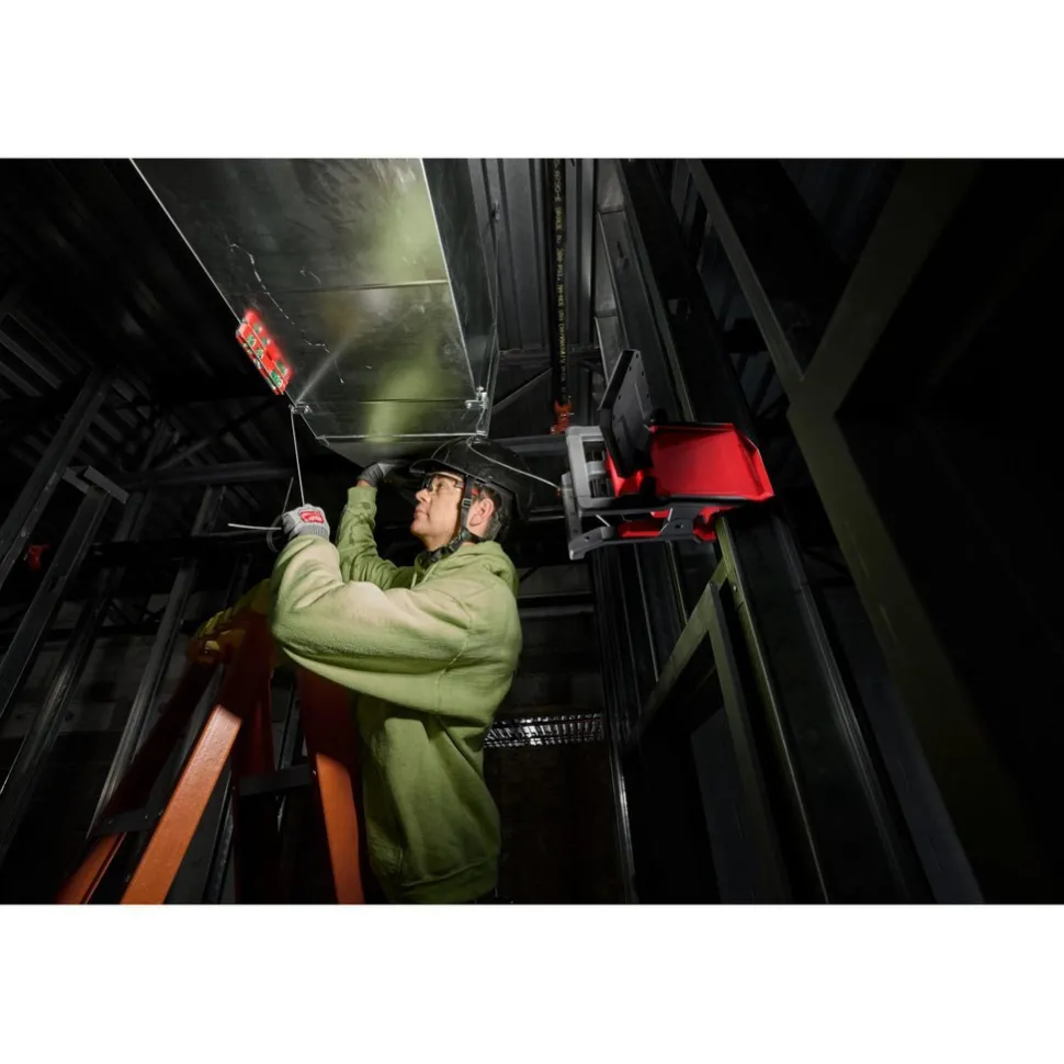 M18™ ROVER™ Clamping Flood Light