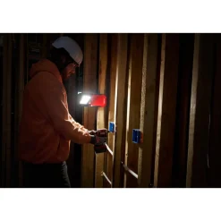 M18™ ROVER™ Clamping Flood Light
