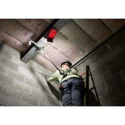 M18™ ROVER™ Clamping Flood Light