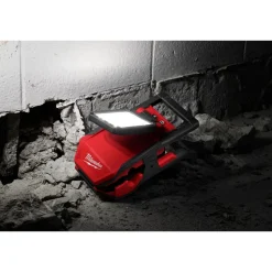 M18™ ROVER™ Clamping Flood Light