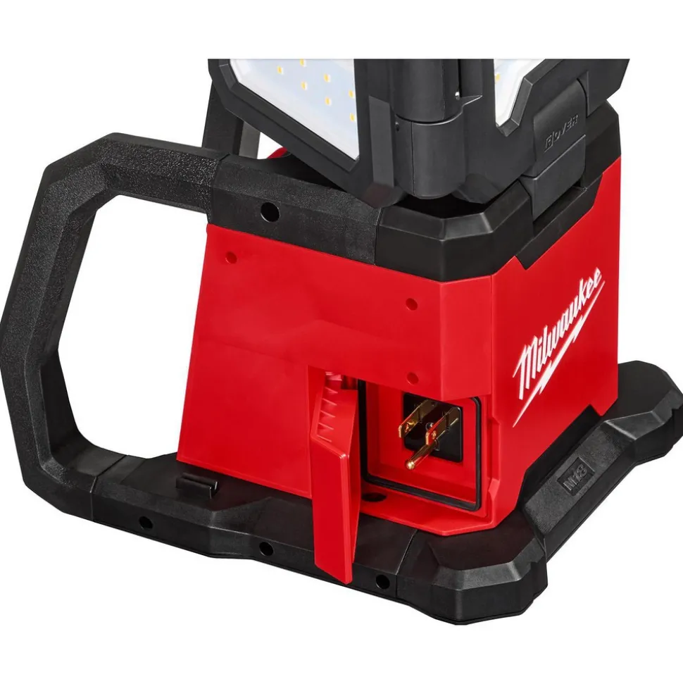 M18™ ROVER™ Dual Power Triple-Panel Flood & Area Light