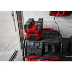 M18â„¢ Six Bay Daisy Chain Rapid Charger w/ PACKOUTâ„¢ Compatibility