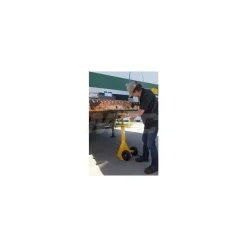 Steel Trailer Stabilizing Ratchet Jack: 26-5/8 In. x 17-5/8 In. x 39 In. 100,000 Lb. Static Capacity Yellow