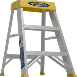 2 Step Aluminum Step Ladder: Type IA