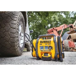 Tire Inflator Kit: 20V MAX Battery