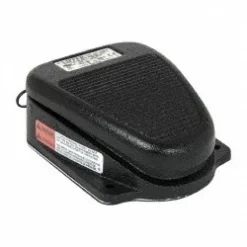 1 Treadle, 15 Amp, 1/2 hp, Momentary (MO), DPDT, Electric Foot Switch