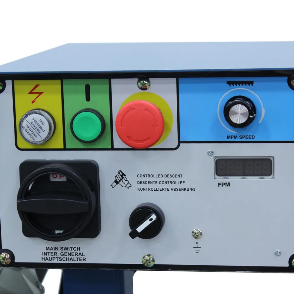 8.26 x 6.69" Manual Horizontal Bandsaw: Geared Head